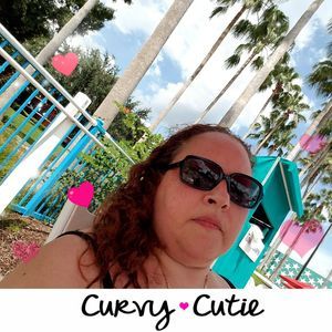 Meet your Posher, Yesenia